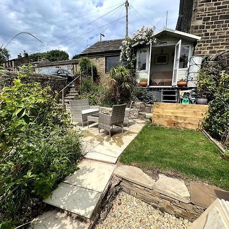 17Th Century Cottage With Hidden Garden Steeton Extérieur photo