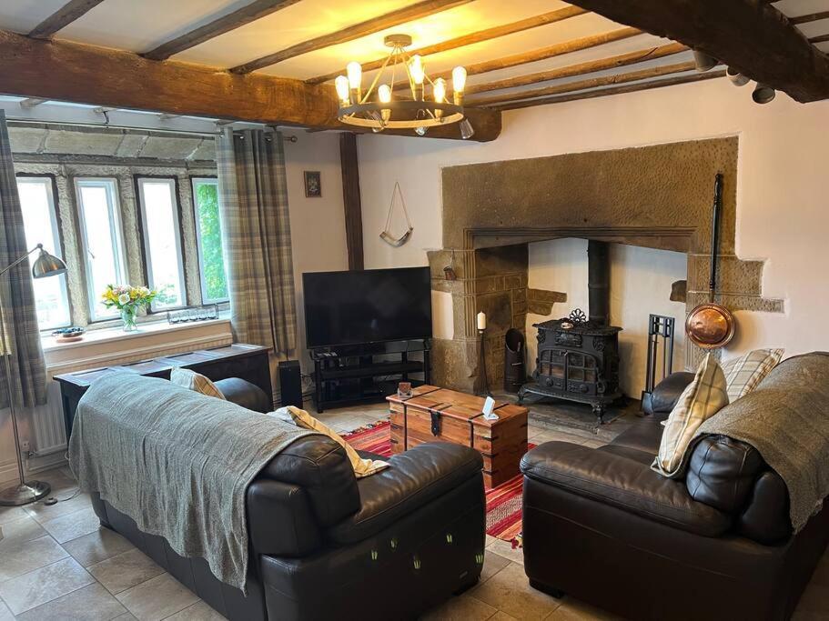 17Th Century Cottage With Hidden Garden Steeton Extérieur photo