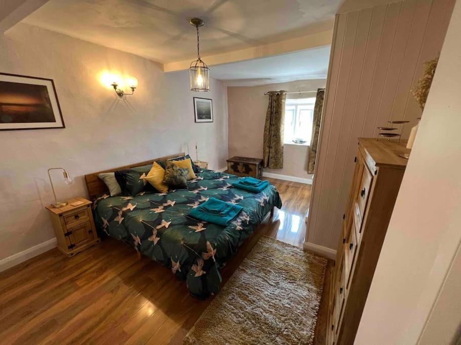 17Th Century Cottage With Hidden Garden Steeton Extérieur photo