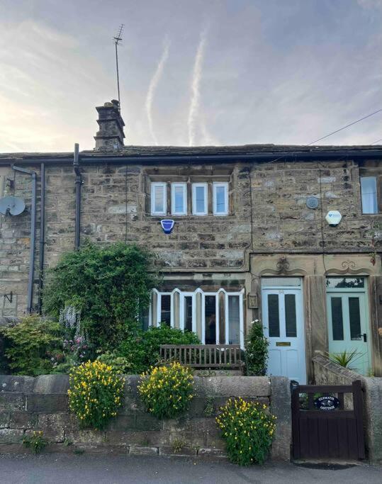 17Th Century Cottage With Hidden Garden Steeton Extérieur photo