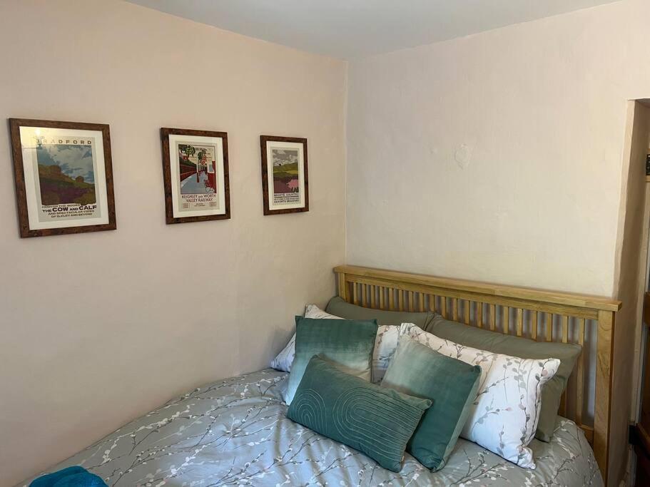 17Th Century Cottage With Hidden Garden Steeton Extérieur photo