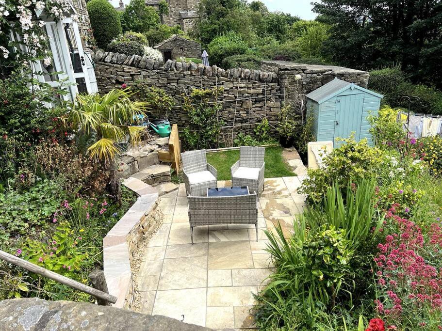 17Th Century Cottage With Hidden Garden Steeton Extérieur photo